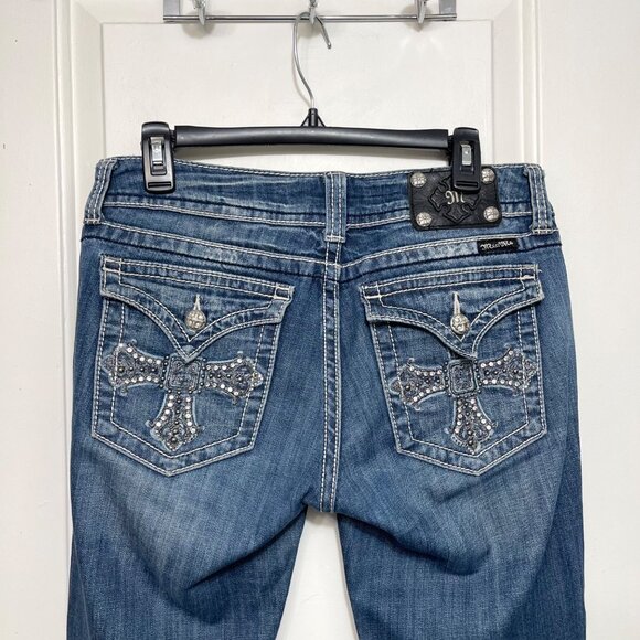 Miss Me Womens Cross Embellished Capri Jeans Medium Wash Stretch Denim Size 30 - Picture 6 of 12